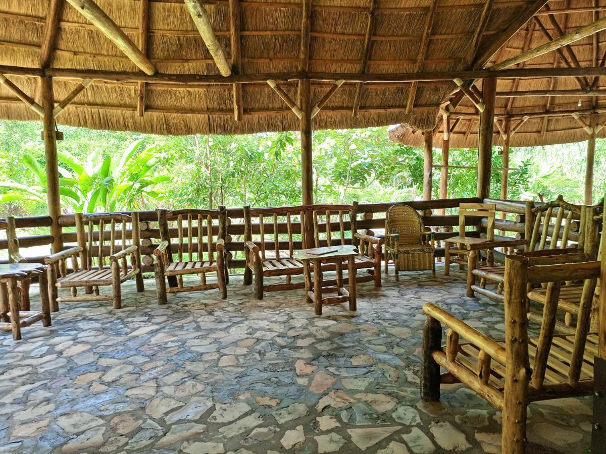 Chimpanzee Capital Safari Lodge Bigodi Ngoại thất bức ảnh