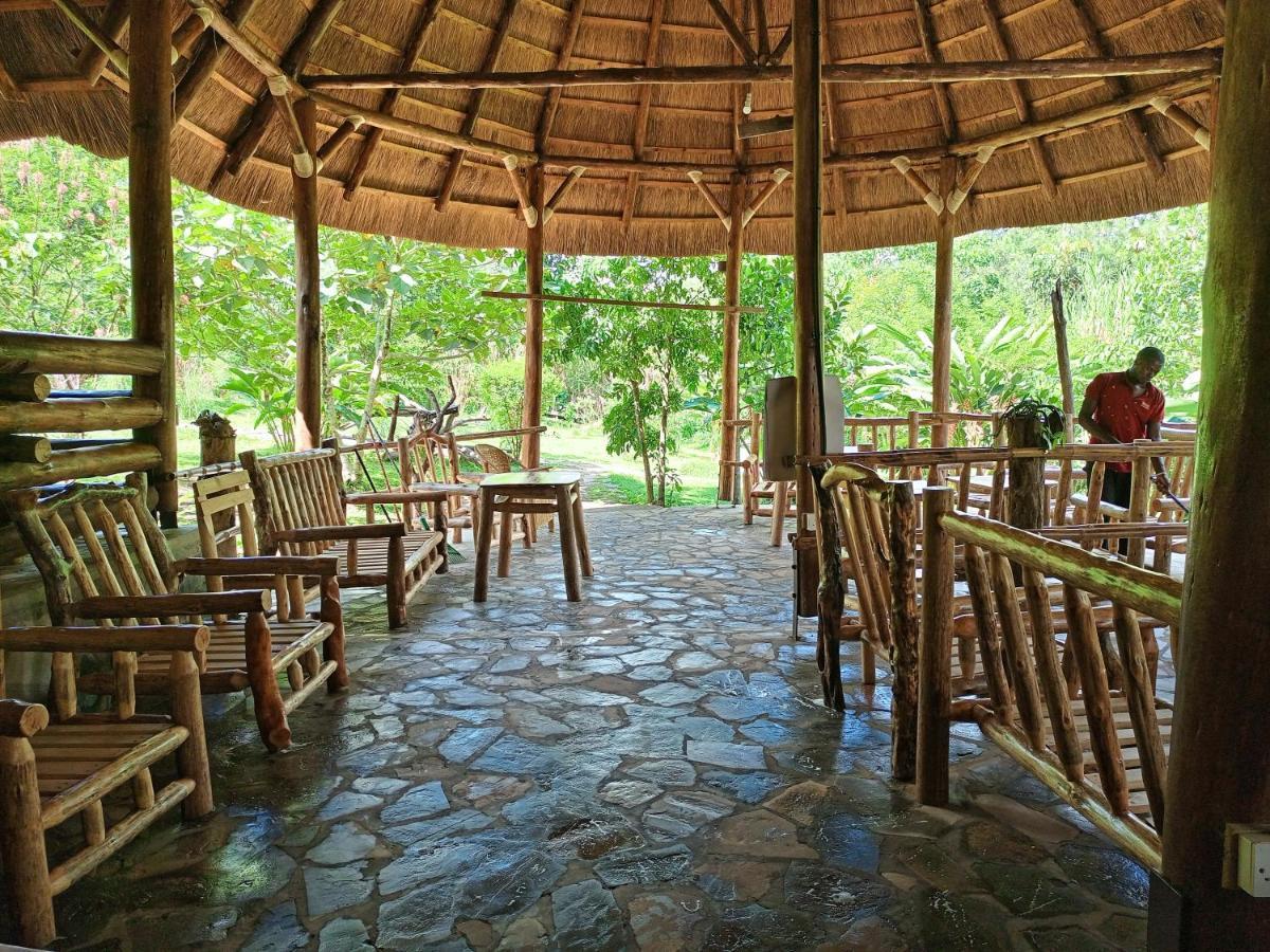 Chimpanzee Capital Safari Lodge Bigodi Ngoại thất bức ảnh
