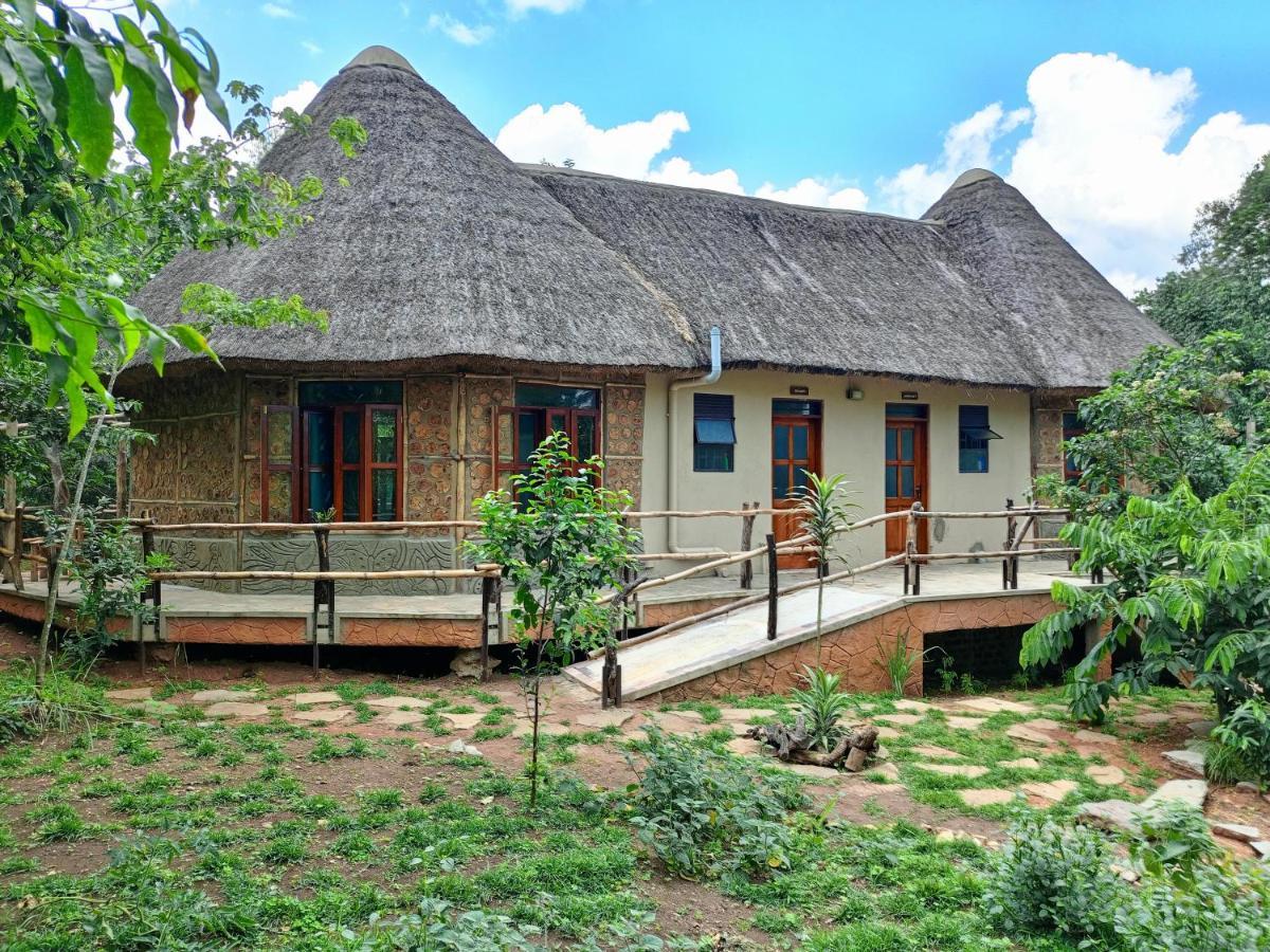 Chimpanzee Capital Safari Lodge Bigodi Ngoại thất bức ảnh